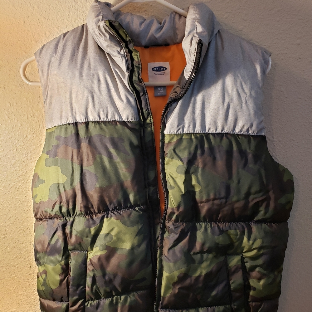 Puffer vest. Camouflage kids women old navy